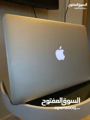  4 بسعر مغري ماك بوك 2017 من أبل بحاله ممتازه معاه شاحنه الاصلي استخدام قليل كيبورد عربي إنجليزي .