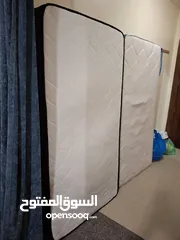  2 فرشات وبطانيات بقياسات متنوعة نظيفة جدا بحالة ممتازة للبيع بسبب السفر