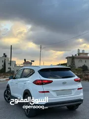  4 توسان 2019.ديزل .بحاله ممتازه .مرخص ومأمن .يد اولى.عداد 53.الف.4*2