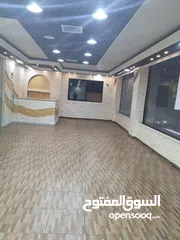  5 محل و معرض تجاري مميز للايجار وسط السوق التجاري