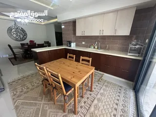  3 شقه فارغة في في البيره قرب مطعم سامر