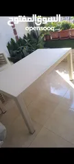  1 طاوله مستطيله وكراسي
