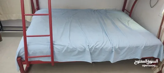  1 سرير مزدوج متين للبيع
