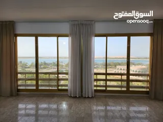  3 مطلوب بنات لشقة مطلة على كورنيش أبوظبي