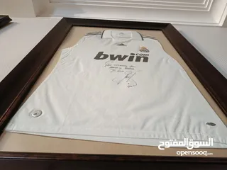  6 بلوزه مدريد موسم 2008-2009 موقعه من راؤول ولاعبين مدريد لون ابيض من اديدس