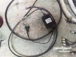  9 متاح 3 كاميرات مراقبة مستعملات بحالة ممتازة جدا معهم وصلات أو محولات او ديفي آر للبيع اقرء الوصف