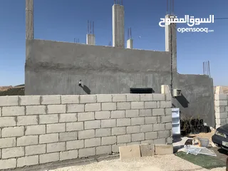  8 بيت للبيع مستقل وقوشان مفروز