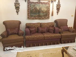  4 كنب بحالة ممتازة ونظيف جدا التواصل واتسا Sofa in excellent condition, very clean