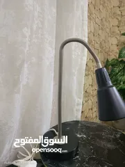  1 تيبل لامب من ايكيا شغاله ميه بالميه بحالة الجديد استعمال خفيف جدا