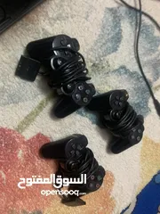  4 بلايستيشن 2 حاله ممتازه جدا مع كل ملحقاتها بسعر 20 غير قابل للتفاوض مع 3 أيادي و 2 سيدي