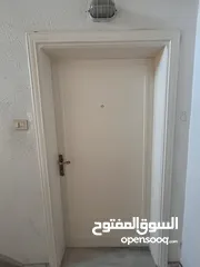  2 شقه في اربد للبيع من المالك مباشرة المساحة 139 م 4 غرف وصاله ومطبخ وحمامين   شرقية وغربية وجنوبيه