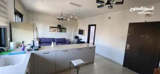  6 ستوديو في رام الله وسط البلد حي النزهة  الطابق الثالث قريب من كل الخدمات