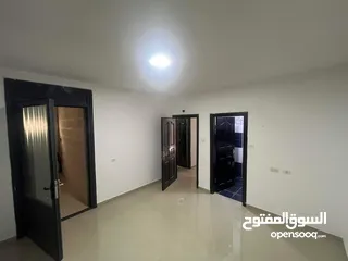  4 ثلاث غرف نوم غير مفروشة مدخل خاص
