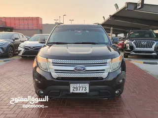  2 Ford Explorer XLT  GCC 2013