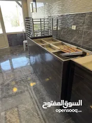  2 بسطات بيع للحلويات
