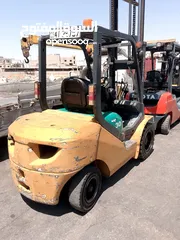  1 رافعه شوكيه كوماتسو للبيع