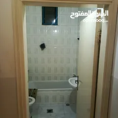  4 شقة للبيع موقع مميز