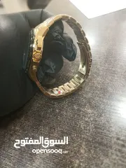  8 ساعة مازيراتي الايطالية باللون الذهبي الأنيق