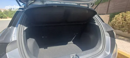  17 BYD dolphin 2023