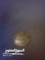  3 عمله للبيع