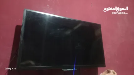  1 شاشه 32 انش دايو شبه الوكاله مع قاعده متحركه