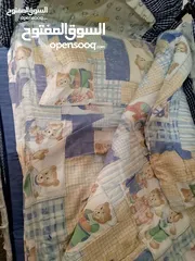  4 تخت بيبي نظيف مع فرشة