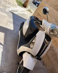  2 اسكوتر للبيع كاش موديل 2021ممشاه13000كم مرخص مرخص 150سي سي