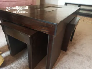  2 طاولة وسط مع أربع طاولات