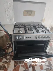  1 فران للبيع نظيف فيه مراوح داخليه