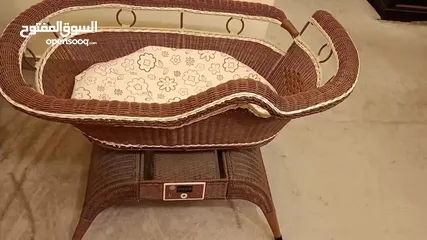  4 تخت بيبي قش شبه جديد هزاز