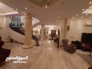  4 فيلا مستقله بالشويفات - التجمع الخامس،The villa is clubhouse five.