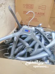  2 علاقات ملابس جاكيت مقاس كبير