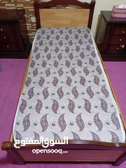  1 فرشات وبطانيات بقياسات متنوعة نظيفة جدا بحالة ممتازة للبيع بسبب السفر