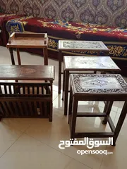  2 طاولات تقديم للبيع لعدم الحاجه خشب بحريني دي زاين