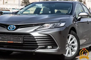  3 Toyota Camry Gle 2024  السيارة وارد و كفالة الشركة و قطعت 16,000 كيلو