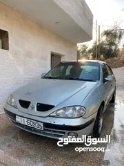  2 رينو ميغان 1 موديل 2003 هاتش باك. 1600cc 16صباب