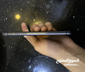  4 ايفون 11 للبيع بحالة ممتازه وكاله ولا شخط