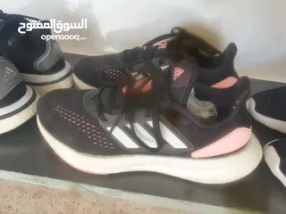  2 احذية مستعملة