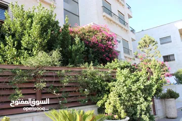  1 شقة مميزة جدا للباحثين عن الراحة والفخامة في اجمل مناطق الرونق
