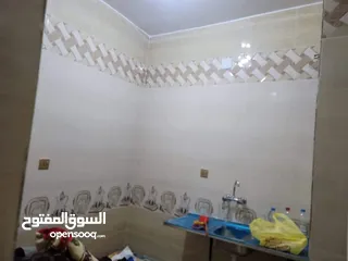  4 عماره للبيع مساحة،، 2لبن، وثلث،، بنا عمل شخصي موثق بكل الادلة،، مكون البيت من 2غرف ومجلس وحمام ومطبخ