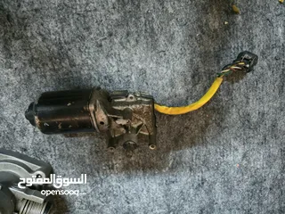 1 قطع متفرقة لسيارة اكس دي موديل 2001
