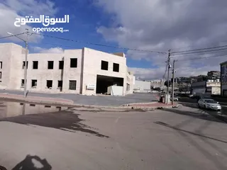  2 مجمع تجاري للبيع في منطقة المقابلين شارع القدس على 3 شوارع