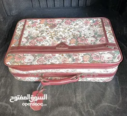  13 شنط سفر وحقائب قديمة ونادرة.