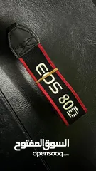  5 للبيع علبه الكاميرا و عدسة EOS 80D
