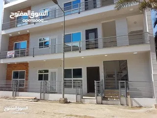  1 شقة في منطقة المأمون/ بغداد مساحة كبيرة 200 متر