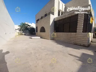  9 شقة ارضية من فيلا مع ترسات خلدا