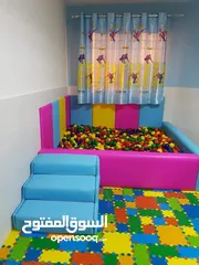  17 حديقة مرورية 4متر في 4 متر مع شواخص مرورية وسيارات.