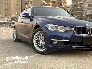  2 BMW 320i / Luxury 2019