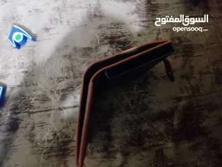  3 محفظة بطاقات مترتبة حديد و جلد صنعت في فرنسا أشتريه الآن بسعر رخيص فقط ب 4 دنانير