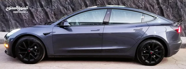  9 تيسلا 2023 MODEL 3 فحص كامل 4 جـيـد ممشى قليل 20 الف بحالة الوكالة لون فيراني مميز بسعر محرووق ولقطة